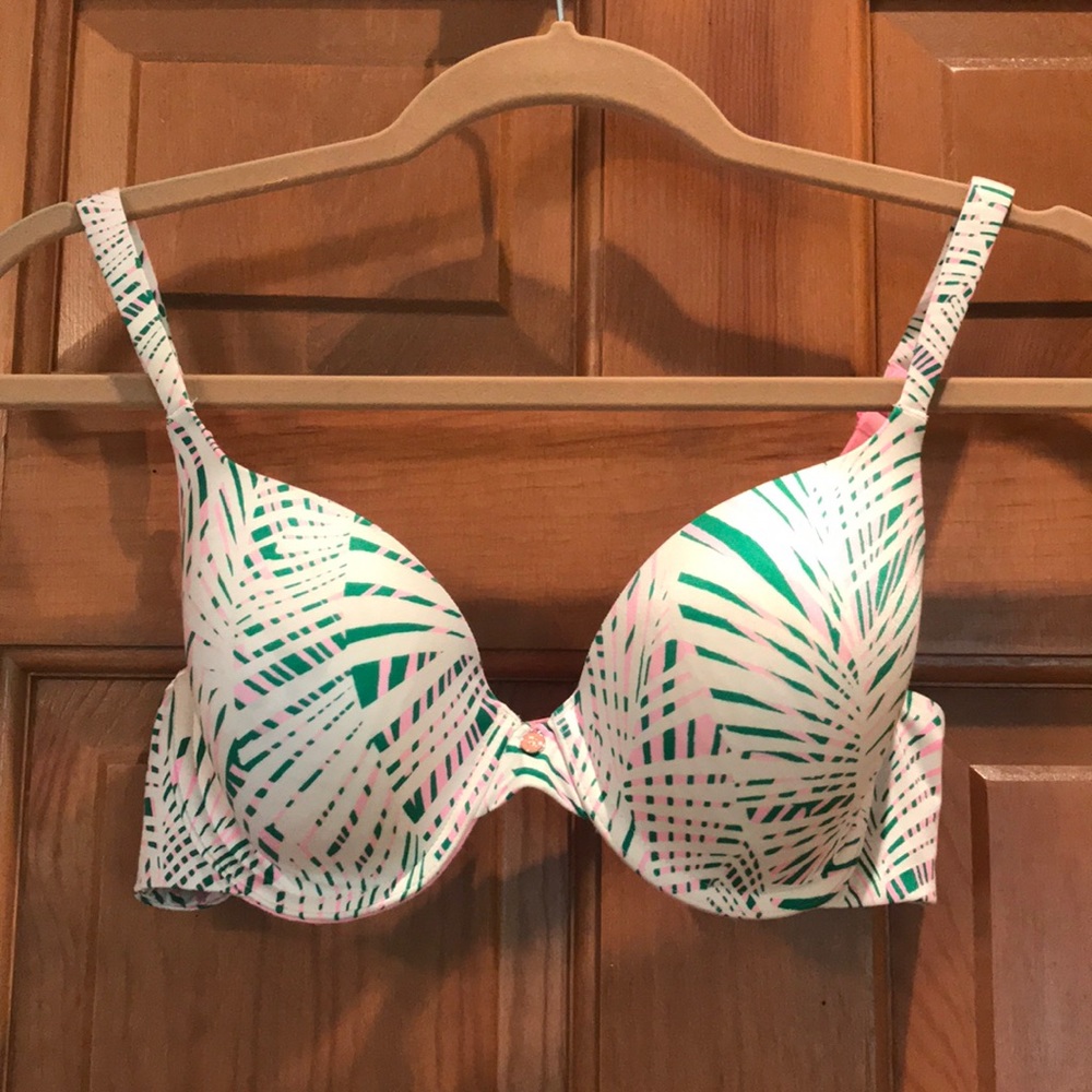 NWOT Victoria’s Secret pretty printed bra 💕 34C